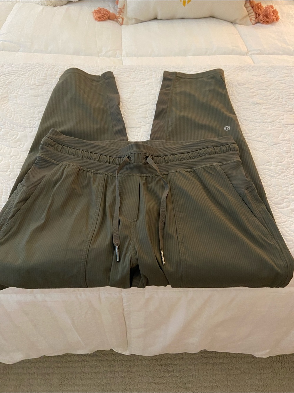Lululemon dance crop in Olive Green
